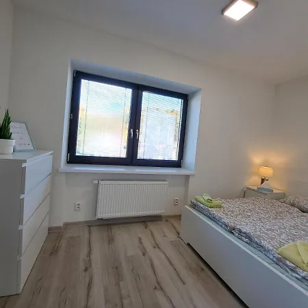 Vesela Lama Janovice Apartment